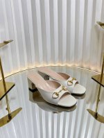 Gucci古驰2025款女士互扣式双G女士马衔扣凉拖鞋火爆全网100周年秀场大爆款经典之作无原版不开发购买原版一比一完美复刻 面料：原版羊皮 内里：原版羊皮内里
