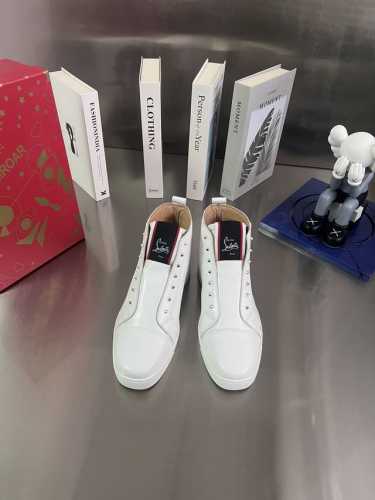 高帮二排钉白色牛皮款 顶级版定制 222 无论是楦型、面料、钻、钉、内里、大底、都尽可能的接近zp 鞋底原厂特供原版底 内里进口水染牛皮 私人定制时间3-7天左