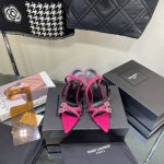 SAIN* LAURENT 圣罗兰YSL 烤漆跟高跟凉鞋经典logo字母设计，上脚超美，原版1:1开模，官网同步 面料：漆皮 垫脚：进口羊皮 鞋底：意大利真皮大