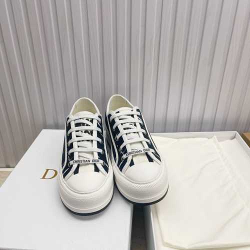 出厂 ，现货高品质 Dior 迪奥 平底运动鞋采用全刺绣标志性图案市场顶级品质国外专柜爆款非市场普通仿版面料采用意大利进口布料刺绣鞋面，原版模具注胶Logo磨砂