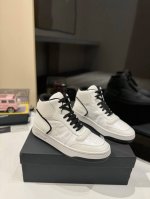 情侣款高版本 YSL SAINT LAURENT 圣罗兰 SL61春夏最新爆款休闲系列 圣罗兰 SL61 ，原版购入 一比一复刻 ，新鲜血液注入加休闲复古的设