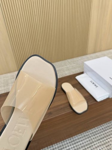 loewe 25季最新款式，4色任选，出厂价p -皮底加40