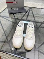元 Prada 普拉达新款男士真皮运动鞋，市面最高版本 、欢迎任意对比！原版皮料质感极佳，超上档次！意大利进口胎羊网内里，可拆式垫！奢华用料、精细做工，极力推荐