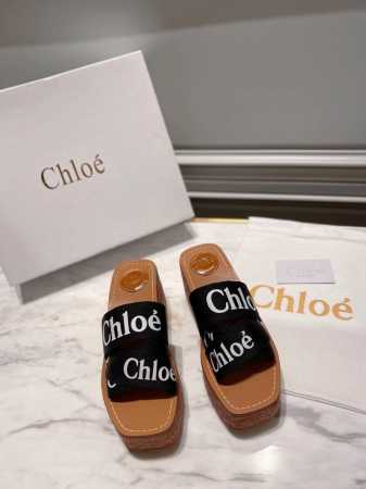 Chloe 克洛伊 最新的交叉编织带罗马跛跟拖鞋 明星们还没上脚秀 我们就抢先欧洲购入来复刻 进口定做的高密度多物料组合织带 并不是一般的帆布 而且十分笔挺 不 - 点击图像关闭