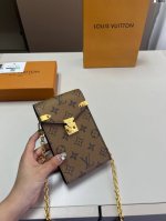 Lv 手机包 无敌耐看 拿东西超级方便 颜值跟实力并存 D-73尺寸11×16配盒