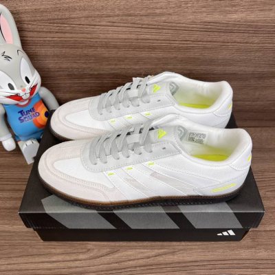adidas Predator 24 League Low Freestyle 圆头 舒适 防滑耐磨 足球鞋 灰白色。 货号: If8351 码数:36-45码