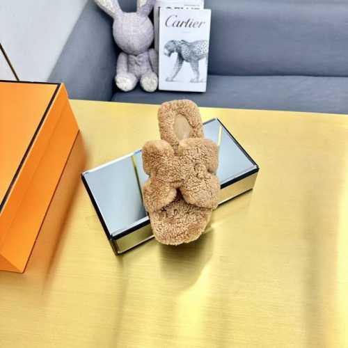 代购级别Hermes爱马仕二舅毛拖 可做无标： 注：无标需定做 2024官网、小红书同步最新配色爱马仕爆款火热上线，做工升级版，高品质！ 时尚潮流小羊毛H拖秋冬