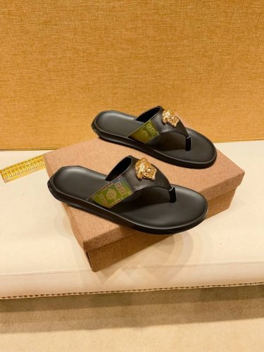工厂p价 范思哲 系列新款拖鞋，高端1:1开模定制，原版橡胶组合大底，更轻便，防滑，面料进口原版专用材料；市场顶级品质，时尚主打潮流，百搭爆款，简单不失品味，潮