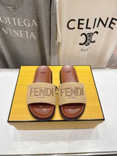 高版本出厂 Fendi*芬迪25Ss新款平底沙滩休闲情侣款拖鞋 Zp购入对比定制，经典刺绣Logo设计，搭配Ff Baguette装饰性搭扣，绚丽多姿的色彩，以