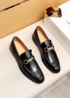 商品商标 Versace 范思哲 休闲皮鞋 正码码数: 38-44 45.46.47订制 商品材料 精选 进口头层牛皮压花鞋面+奢华五金扣 进口水染牛皮内里 强