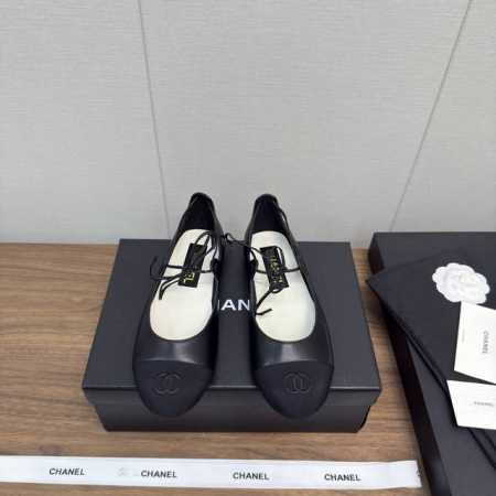 chanel 25p 新款 玛丽珍 单鞋系列 平底芭蕾便鞋 专柜简直疯抢了 各大社交平台热门晒图 这期的走秀款绝对太帅了 绝对是这一季最热门的款式 专柜仙女们真 - 点击图像关闭
