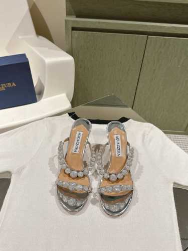 Aquazzur* 菠萝早春专柜新品仙女时装鞋系列，大量上新同步官网全系列均可定制龙年主打一个火爆，全网各大网红纷纷开秀，绝美的穿搭系列！ ★★★★★ 鞋面 原