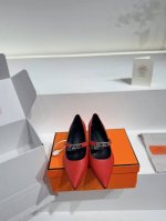 顶级版 Hermes 新款爱马仕kiara40尖头小猫跟kelly扣单鞋ZP购入做货，顶级原单品质！鞋面：进口头层小牛皮面料，垫脚混种羊皮，进口真皮外底。无论是