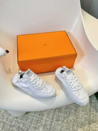 Hermès 爱马仕 情侣款 独家新品最高版本香港代购1:1完美复刻 休闲鞋情侣 鞋面：进口牛皮+牛反绒 内里：进口羊皮 大底：原版大底 Size：35-44