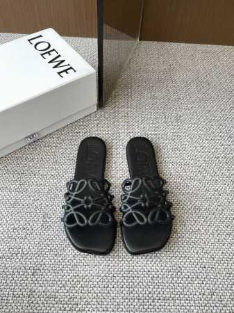 Loewe 罗意威 25Ss 春夏新品拖鞋 简约设计感觉更干净优雅 让你念念不忘 颜色也很耐看 上脚瞬间气质十足气场 简直帅气有型 鞋面采用牛皮印花 内里羊皮垫 - 点击图像关闭