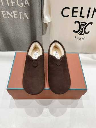 顶级出厂 毛里 Loro Piana* 诺悠雅LP 新款勃肯平底鞋休闲鞋，脚感超级舒适 一天可以暴走两万步的鞋子 超级百搭款！ 超级轻便的平底鞋～兼具时尚与舒适 - 点击图像关闭