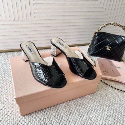 miumiu缪缪25年春夏新品 miu家 水晶粗跟高跟凉拖鞋 跟高:6-7cm羊皮 真皮底正码:35-39订做40.41.42