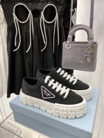 p直销 女鞋 女装 P直销Prad* 经典饼干鞋经典色+ 新色，防水尼龙面料升级版！ 定制P直销P家防水面料，内里小羊皮！ 饼干鞋底轻松增高5Cm！ 可甜可飒，