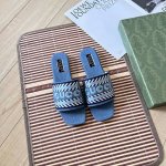 橙子出厂价p gucci 古驰 初夏新款 复古刺绣字母方头平底拖鞋 面料 牛仔布 码数 35-42