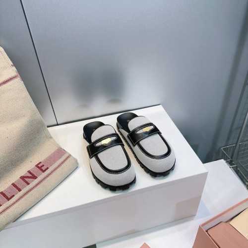 高品质出厂310！Miumiu ～缪缪25Aw春夏最新招财钱币博肯帆布包头半拖鞋！大爱款，有时尚元素，鞋面外表 贵气感十足 穿上它总能展现女性时尚韵味 时尚却不