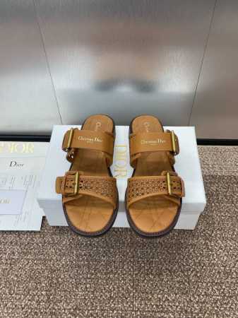 工厂价 迪奥 Dior 2025 春夏新款 D-Avenue果冻色女鞋 CD字母logo五金皮带扣镂空藤格纹平底圆头露趾凉拖鞋 市面顶级版本 材质:鞋面进口小牛 - 点击图像关闭