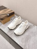 Salomon Xt Whisper 萨洛蒙户外 休闲 情侣款运动鞋 顶级版本，全新演绎的专注于其空气动力学的外观上，标志性白色与奶油色带来都市风格。 另一双则