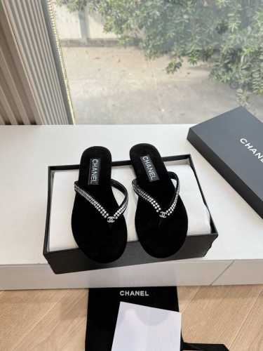 G021所见即所得顶级品质CHANE*25s小香奈儿坡夹脚珍珠凉鞋拖鞋材质：原版布面内里：原版材质大底：原版鞋底码数:35-39 40 定制不退不换