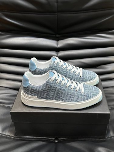 出厂价 实价 巴尔曼balmain 新款男士运动休闲鞋，时尚潮流，内里羊皮上脚非常舒适，极致柔软细腻，搭配巴尔曼专属鸡眼五金扣，流线形男鞋！高档精品别错过！ S