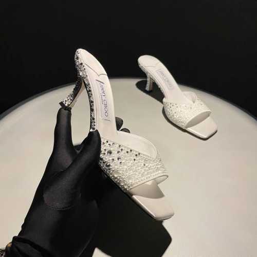 Jimmy Choo 一双能征服所有男士的高跟鞋好既穿百搭 年会必备单品Bilng Bilng美得让无人法窒息 材质:真丝烫钻渐变香槟色内里羊皮 意大利真皮大底