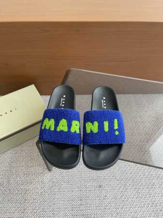 Marni 夏季新款 情侣鞋 凉拖鞋 夏天该有的气息 一字拖必备单品百搭款谁穿谁美，夏日最耀眼超完美的细节 绝不辜负你们的期待！鞋面 进口羊毛 跟高平底 鞋底 - 点击图像关闭