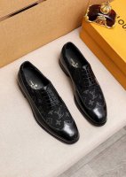 商品商标：Louis Vuitton 路易威登 商务皮鞋 正码码数: 38-44 45订制 商品材料：精选 进口头层开边珠牛皮鞋面，进口头层牛皮内里。强烈立体视