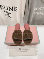 高版本出厂 Loro Piana* Lp 诺悠翩雅2025Ss春夏新款拖鞋 市场顶级品质 极简高级大方～高级而舒适的气息～ 夏天当然就得美美哒～ 上脚柔软舒适度
