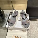 工厂P价P格 、独家首发，升级版凉鞋来了！ Chloe 克洛伊 最新的缝线凉鞋，原版私模高密度发泡鞋底 人工固特异手法穿线 配上后所有的位置刚刚好 所有的工艺与