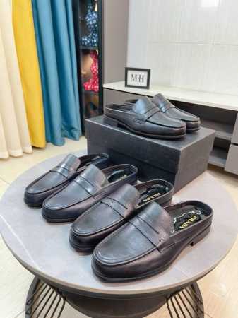 出厂价 PRADA 普拉达半拖.真皮拖鞋小皮鞋 鞋面进口胎牛皮面料、鞋头雕花设计 牛皮内里 独特铁三角风格.私模TPU发泡大底 防滑耐磨有弹性 时尚小百搭 。 - 点击图像关闭