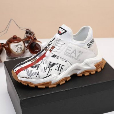 工厂p价 Armani 阿玛尼 爆款 世界著名奢侈品牌，高端系列休闲男鞋，以经典的设计成为永不落幕的时尚宠儿，经典的休闲造型。采用丝条纹牛皮舒适的羊皮内里，大底