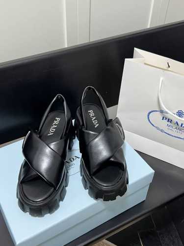 橙子出厂价p prada 普拉达春夏新款 交叉魔术贴厚底凉鞋 脚感非常舒适 很好穿 宽脚的姑娘也不用担心挤脚 码数 35-40