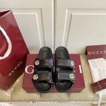 出厂价p ，古奇Gucci新款拖鞋，高版本系列，双扣魔术贴，松紧适度可调整，牛皮面，羊皮里，原版橡胶底，35-40码