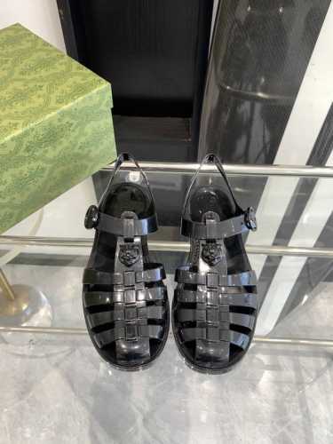 情侣款Gucci 25ss 春夏最新款 双G果冻凉鞋 专柜购买原版 正品一比一开发 所有细节 材料 全部跟你在专柜买到的都一样 欢迎细节对比 码数:36 44