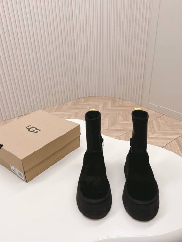 UGG经典雪地靴系列，羊皮毛一体 时尚潮流，百搭，保暖又舒适，不畏严寒 羊毛 原版大底 35-40码