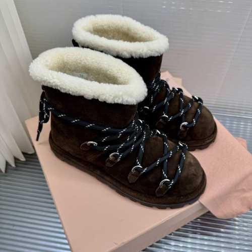 顶级版本 miu fw24 new arrival～ miu家24秋冬雪地靴新品 炒鸡轻盈舒适，绑带设计好可爱 丝光牛反绒鞋面，皮毛一体内里 size 35-4