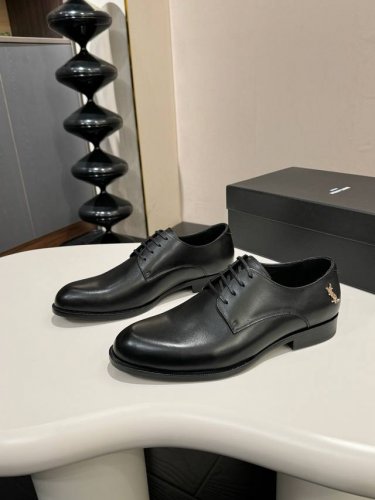 YSL 圣罗兰～ 码数:39-44 38.4546定做 YSL圣罗兰男士正装皮鞋，顶级复刻，面选用进口开边珠牛皮，搭配进口五金吊坠，水染牛皮透气内里，原版进口真