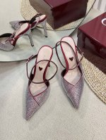 Gucci 24Ss春夏新款 G家尖头满钻交叉V型系列 经典再现 简约设计高雅品质 鞋面以真丝贴钻材料匠心打造 鞋面缀饰满钻绚亮眼 后带着釆用松紧带五金品牌扣设