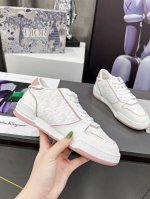 Dior迪奥 女款:码数35-40. 41定做 迪奥 官网花色同步更新啦这款 Dior One 运动鞋时尚现代，彰显 Dior 的精湛工艺。白色镂空牛皮革饰
