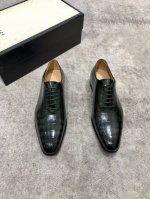 Gucci 男士经典牛津鞋男士商务正装皮鞋 经典款 极致艺术 全鞋采用进口打蜡饮奶牛牛皮古法手工描改擦色 墨绿 精挑细选 毛孔细腻 光泽度极好 质感柔软 韧性强
