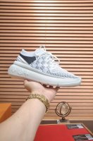 出厂价p Louis Vuitton 原单跑量价 水染牛皮内里 新款Lv路易威登 * 顶级版本 Lv经典潮鞋！选用进口原版牛皮 水染牛皮内里.原版耐磨橡胶大底！