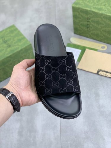 工厂P价P 实价 高品质 Gucci 古奇新款休闲拖鞋，原版官网、完美做工 透射出一种尊贵奢华，于古奇高端超凡工艺中升华其奢侈定义。原版古奇双G组合大底，码数：