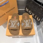 橙子出厂价 LOUIS VUITTON 路易威登 秋冬新款 LV水钻毛毛拖鞋 T台走秀款 小红书新潮穿搭 原版开模 代购版本 进口羊羔毛 对版 亮面五金 私膜真