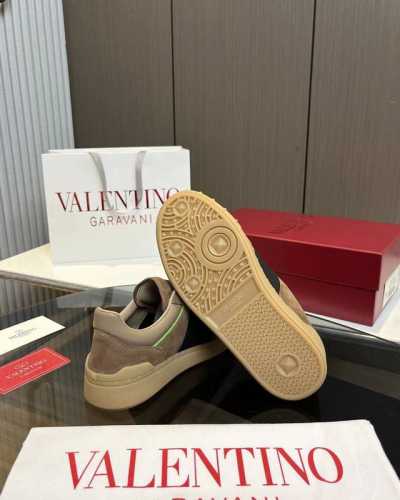 早春24Ss最新款valentino华伦天奴v家新款休闲年轻时尚潮流 情侣款运动鞋 活力十足 不限年龄 上脚非常轻盈舒适 专柜包装 专柜原版购入开发 做货 各种
