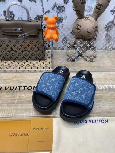 出厂价Pp： P250 Louis*Vuitto情侣款新品Arcade平底拖鞋鞋面进口莱卡面料可调节魔术贴标记L V字母压花帆布后带、正品拆版开发、品质一如既往