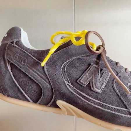 冲量价: 男+10缪缪MiuMiu x New Balance NB530 情侣款 休闲 运动鞋 阿甘鞋 德训鞋原版购入开发 做货 Miu Miu x New - 点击图像关闭